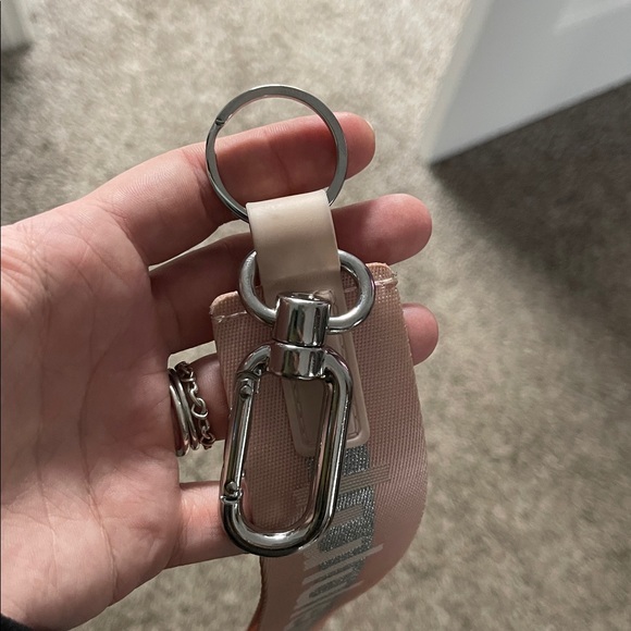 Lululemon Neverlost keychain - Picture 5 of 5